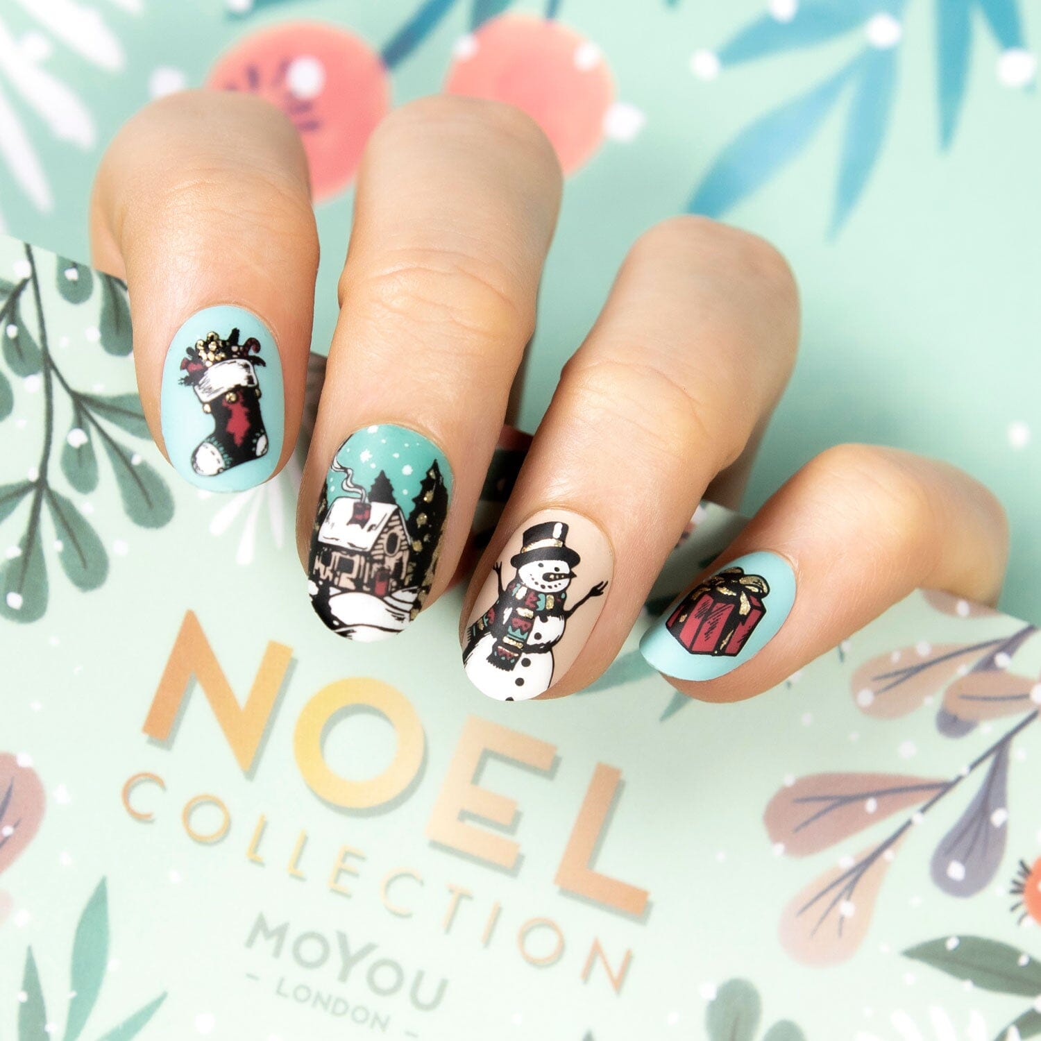 Elegant Noel Nail Art Chic