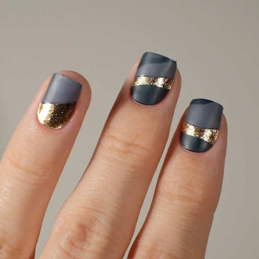 Gel Nail Strip ★ Gold Dipped Midnight - MoYou London