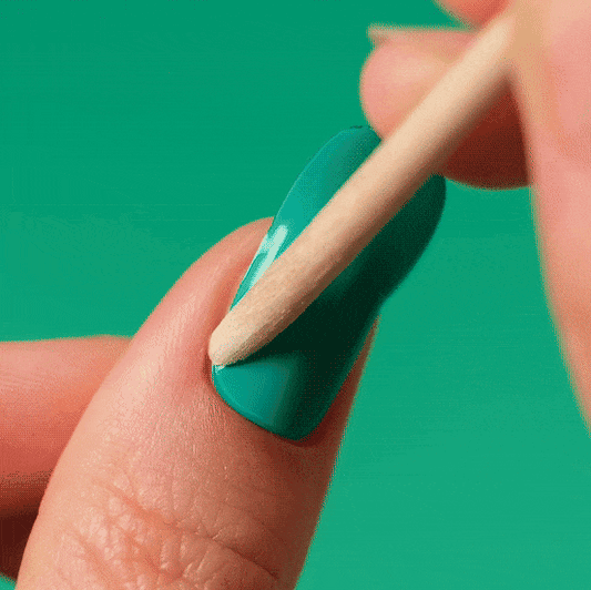 green manicure using gel polish stickers for healthy and strong nails
