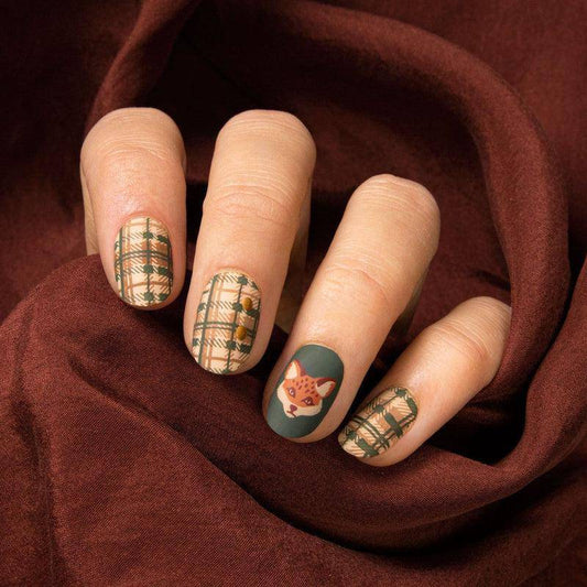 Fall in Love 09 ✦ Nail Stamping Plate - MoYou London