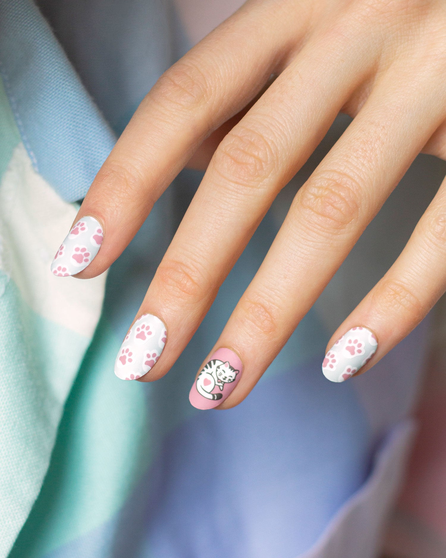 Cute Grey and Pink Cat Manicure