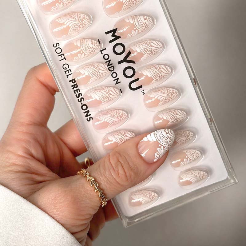 Paiwaloves 02 • Short Almond