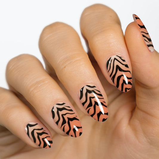 Gel Nail Strip ★ @nailsbyheather.errington 03 - MoYou London