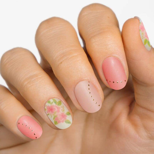 Gel Nail Strip ★ Can't Buy Me Love - MoYou London