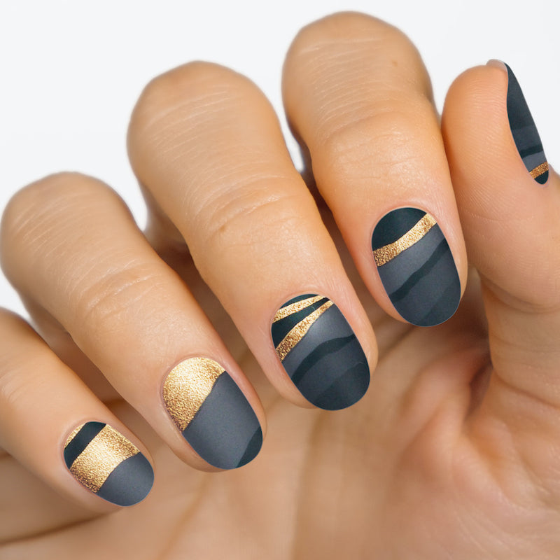 Gel Nail Strip ★ Gold Dipped Midnight - MoYou London