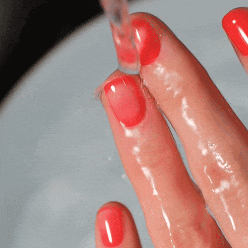 thermal colour changing gel polish stickers change colour from red to clear
