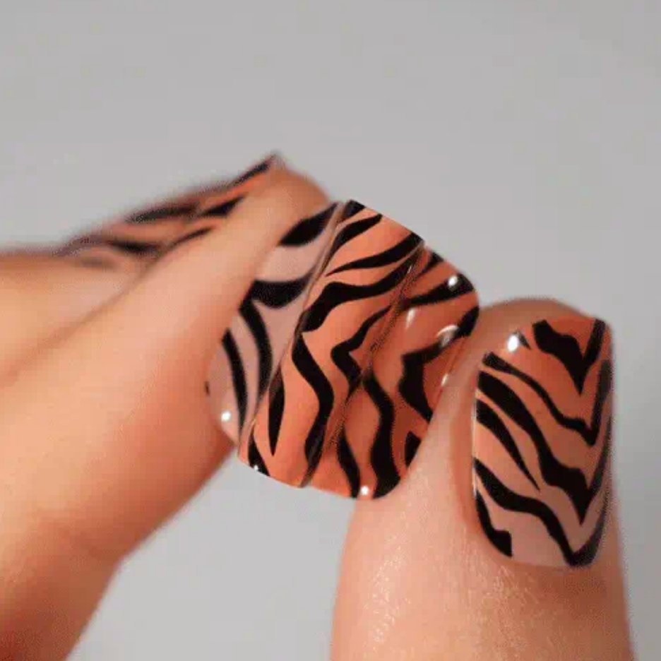 Gel Nail Strip ★ @nailsbyheather.errington 03 - MoYou London