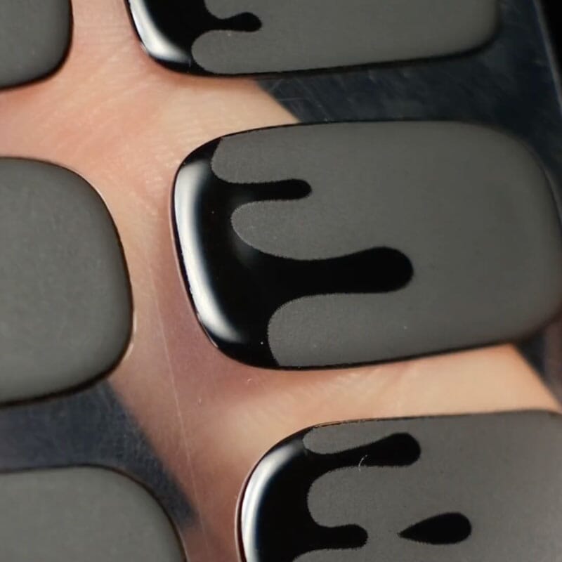 Gel Nail Strip ★ Bad Blood - MoYou London