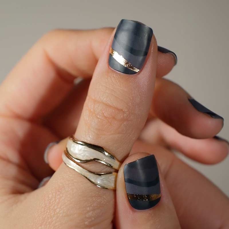 Gel Nail Strip ★ Gold Dipped Midnight - MoYou London