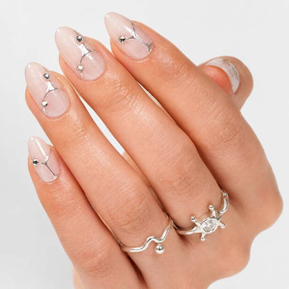 Silver Reverie • Short Almond