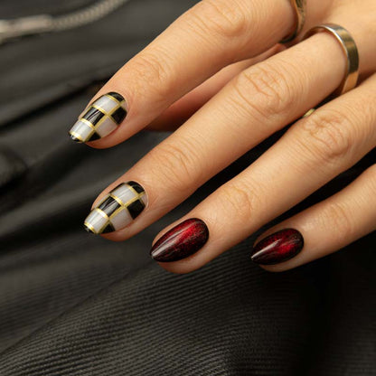 Dark Chess • Short Almond