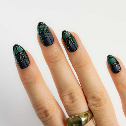 Sacred Dark • Short Almond