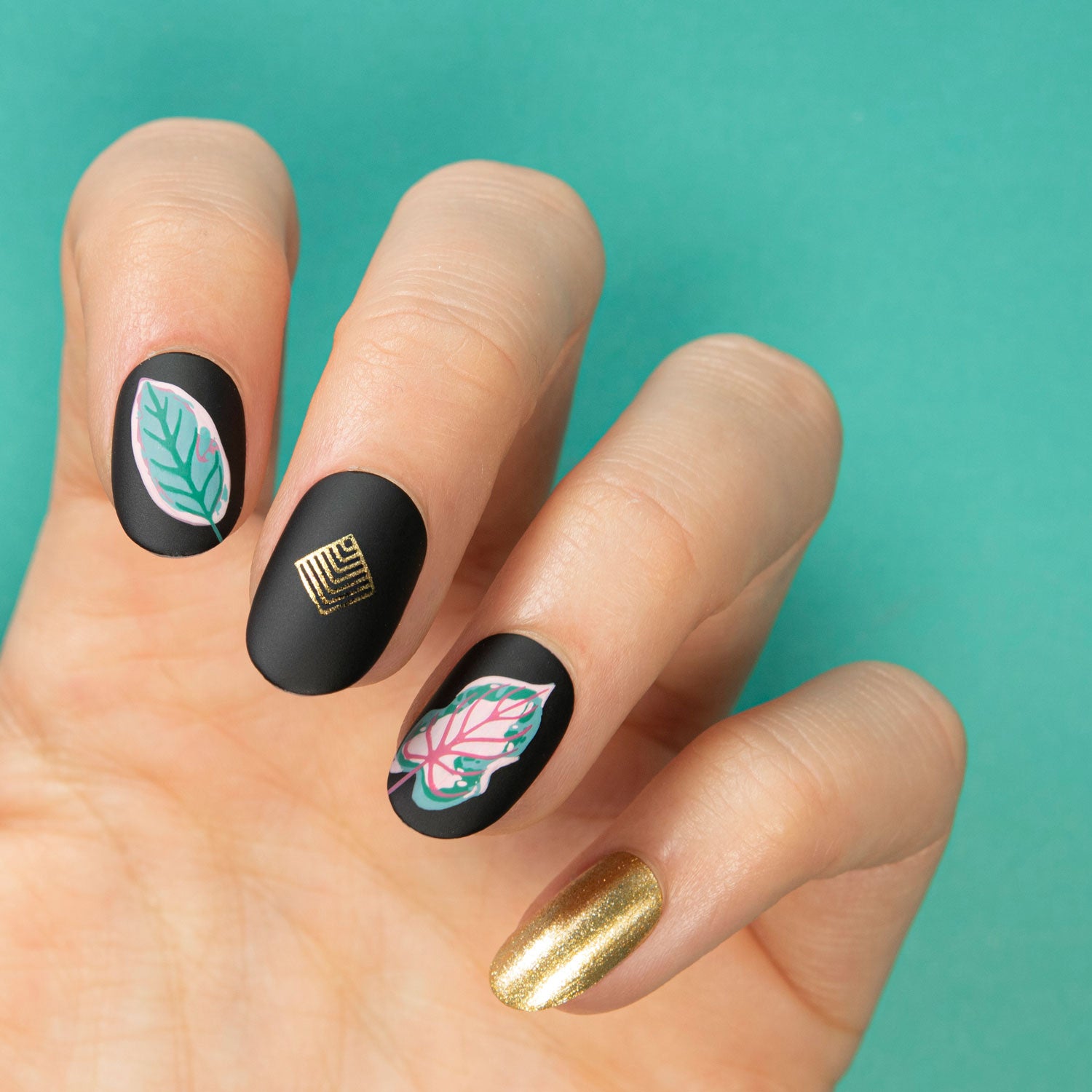 Tropical Leaves Manicure