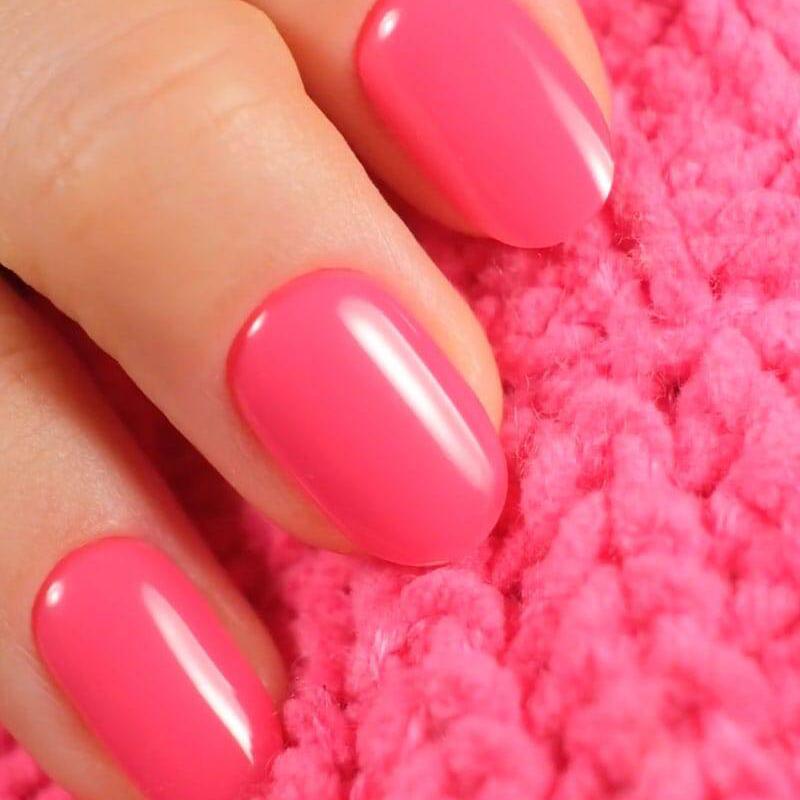 pink bubble gum manicure using gel polish sticker for strong and healthy nails 