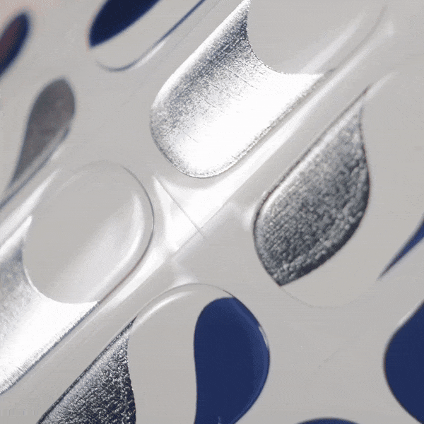 silver and blue manicure using gel polish stickers by moyou 
