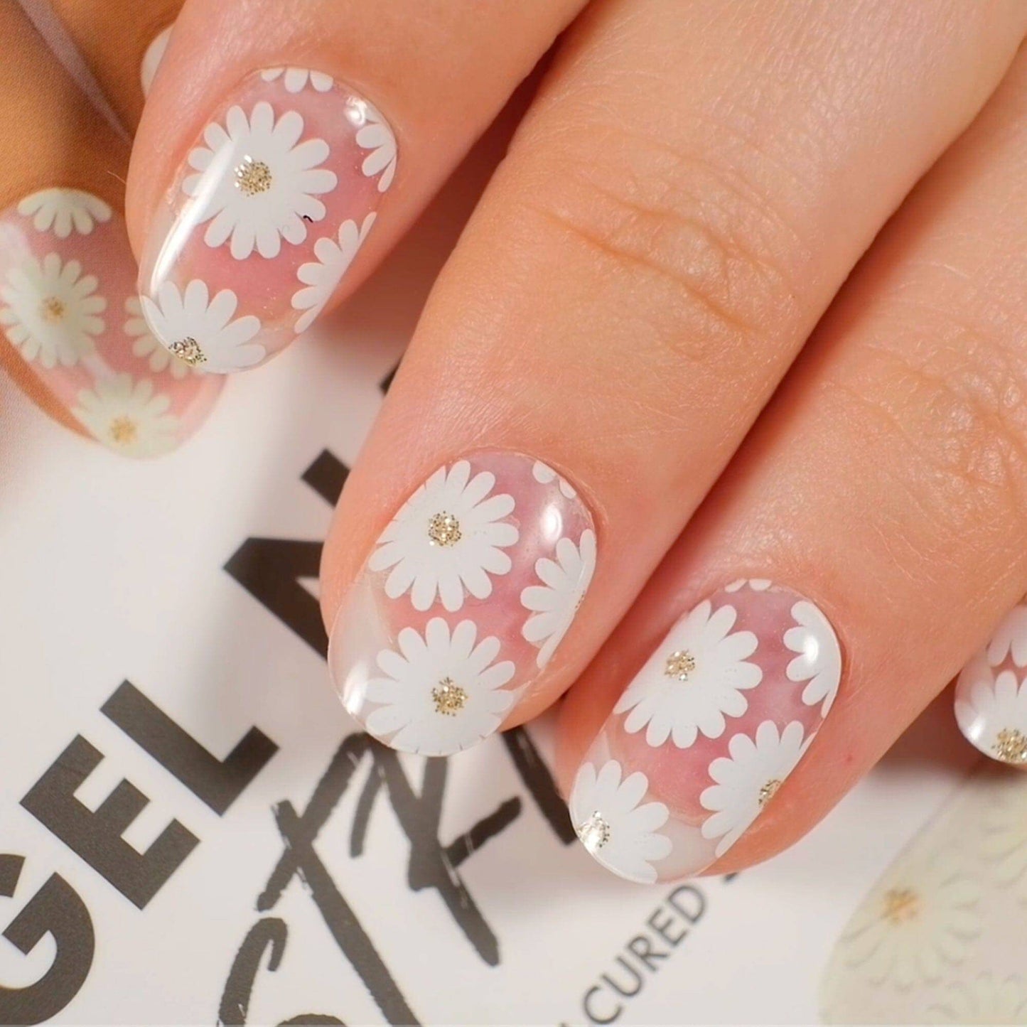 Gel Nail Strip ★ Oopsy Daisy - MoYou London