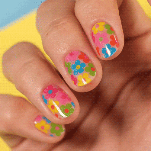 Hippie Flowers Gel Nail Strips | @peachinails | MoYou London