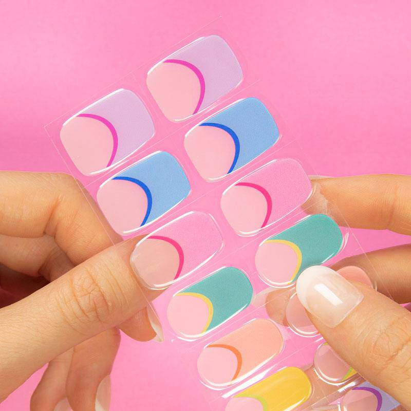 Gel Nail Strip ★ Tipsy Rainbow - MoYou London